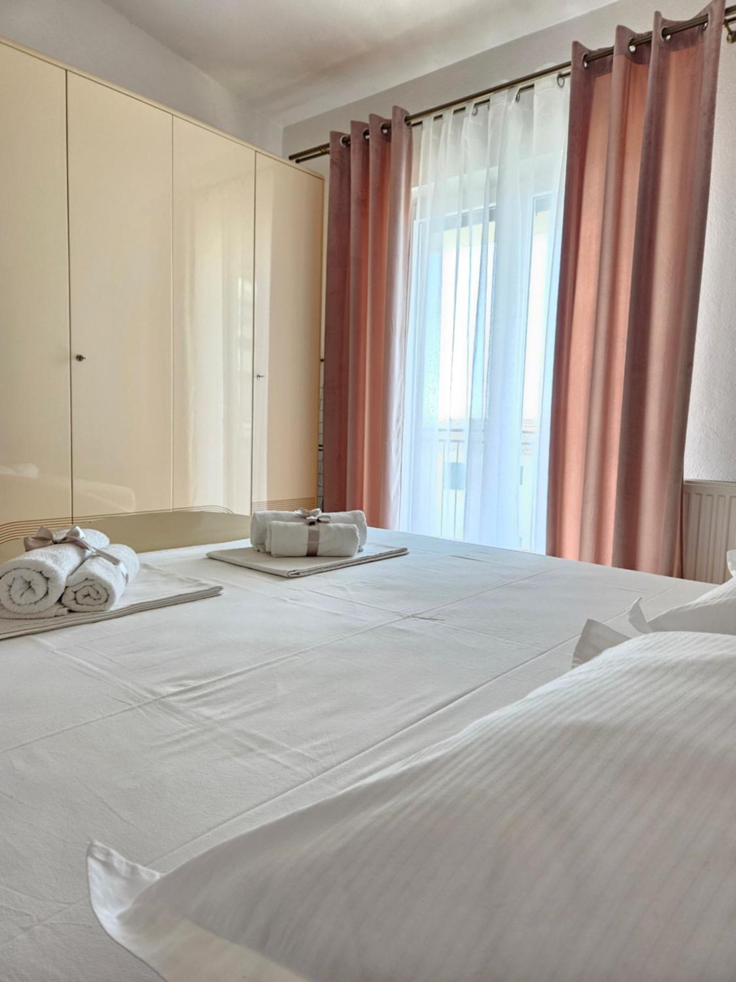 Apartments Brkulj Макарска Екстериор снимка