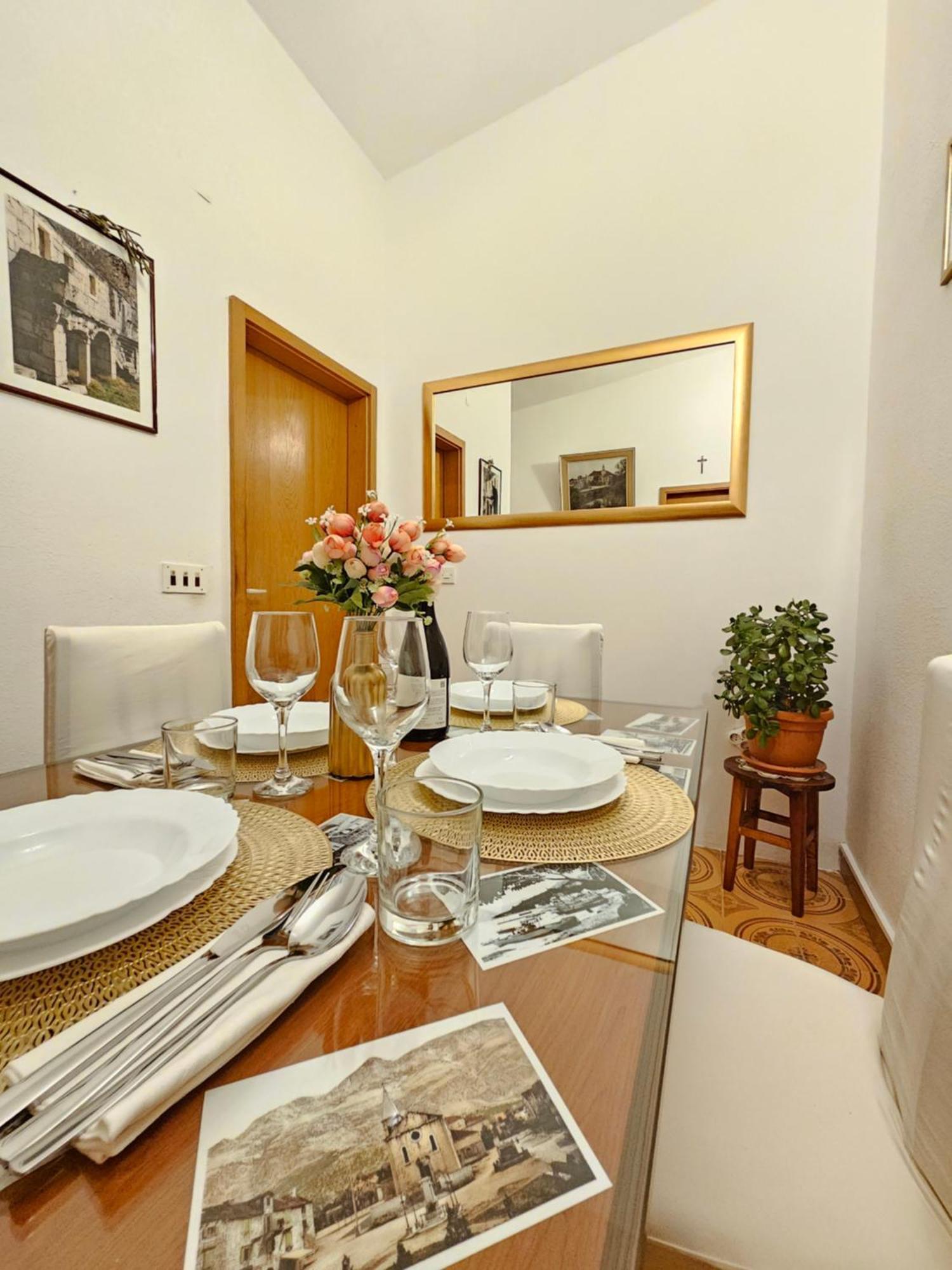 Apartments Brkulj Макарска Екстериор снимка