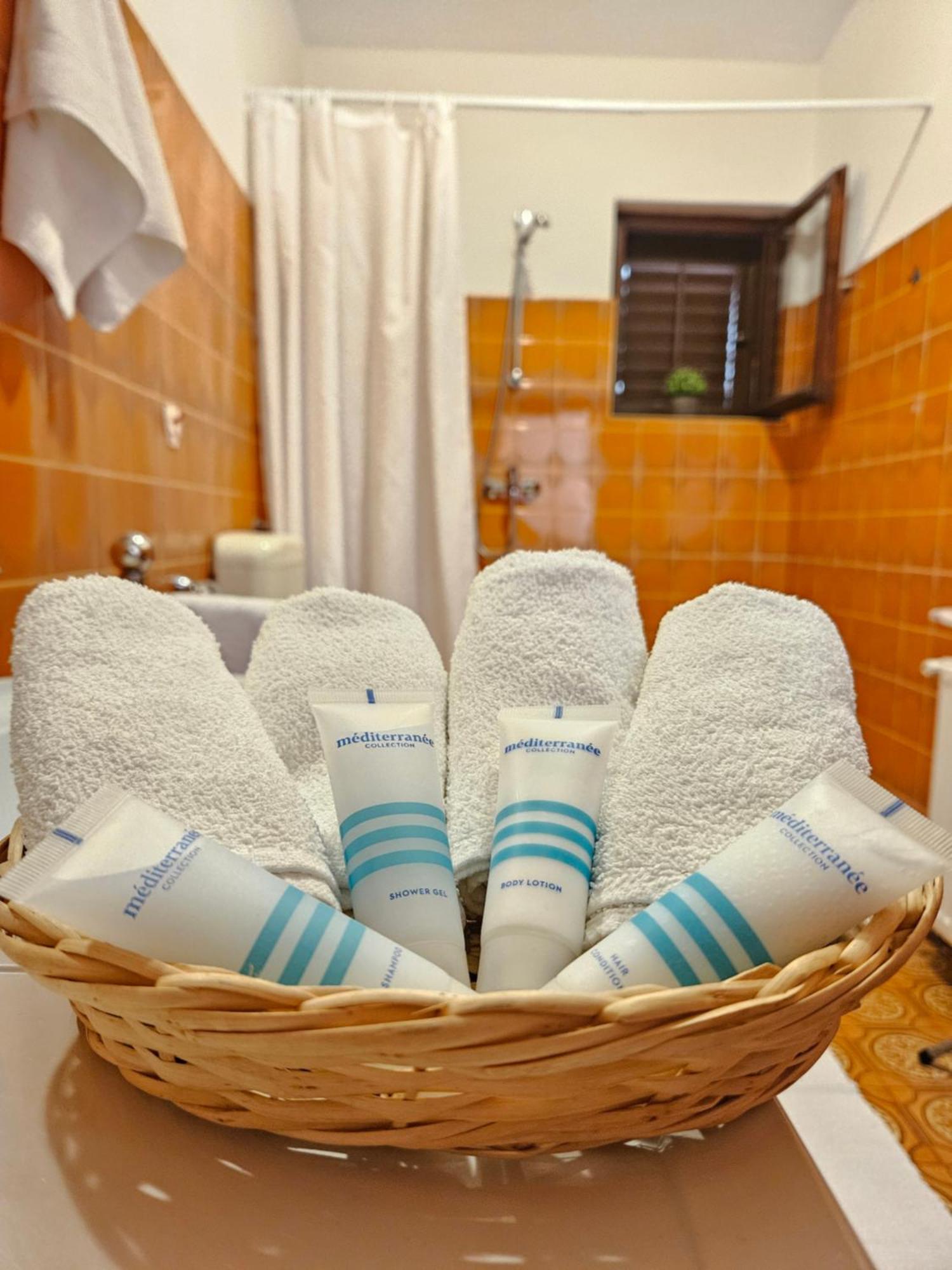 Apartments Brkulj Макарска Екстериор снимка