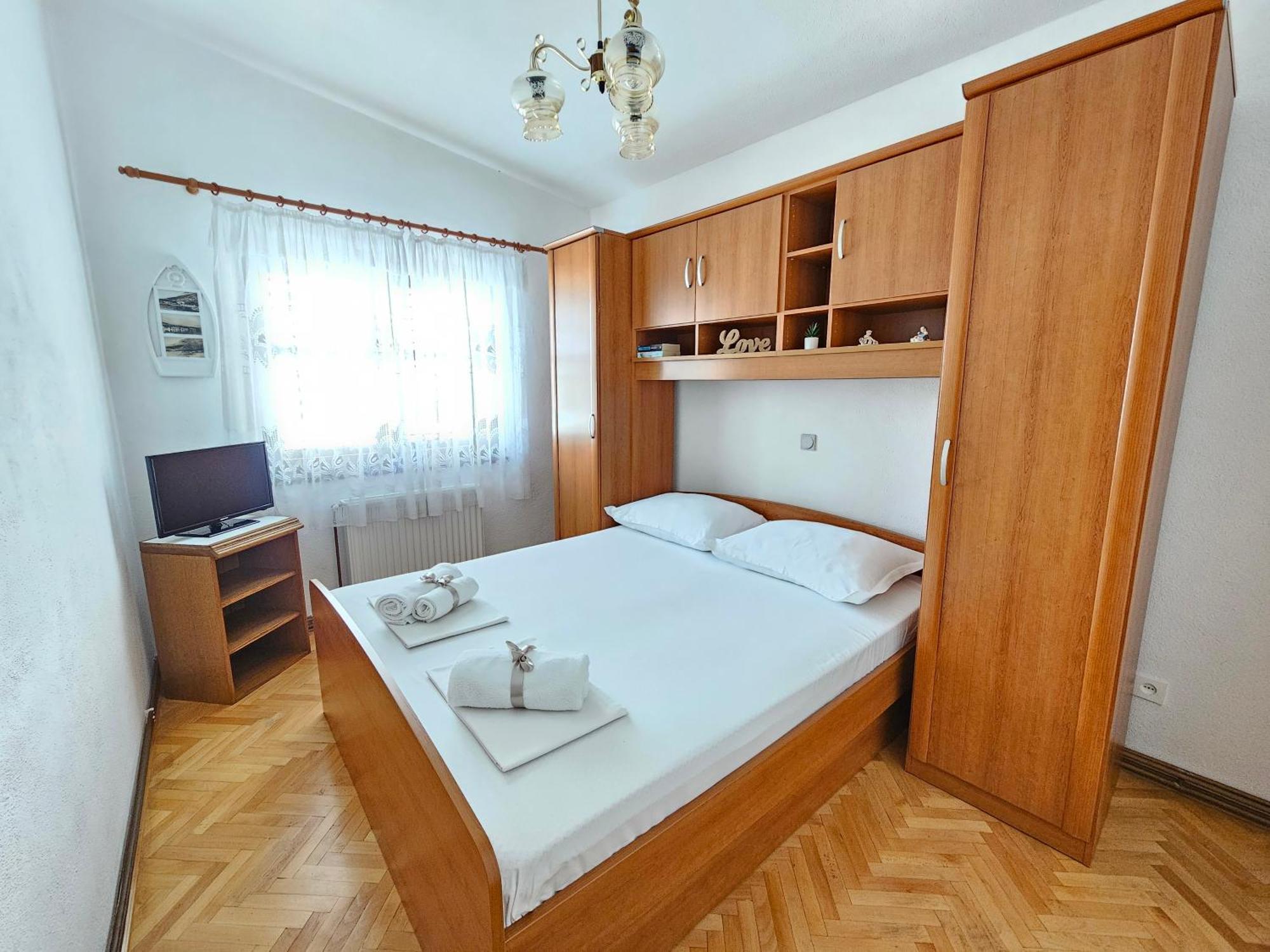 Apartments Brkulj Макарска Екстериор снимка