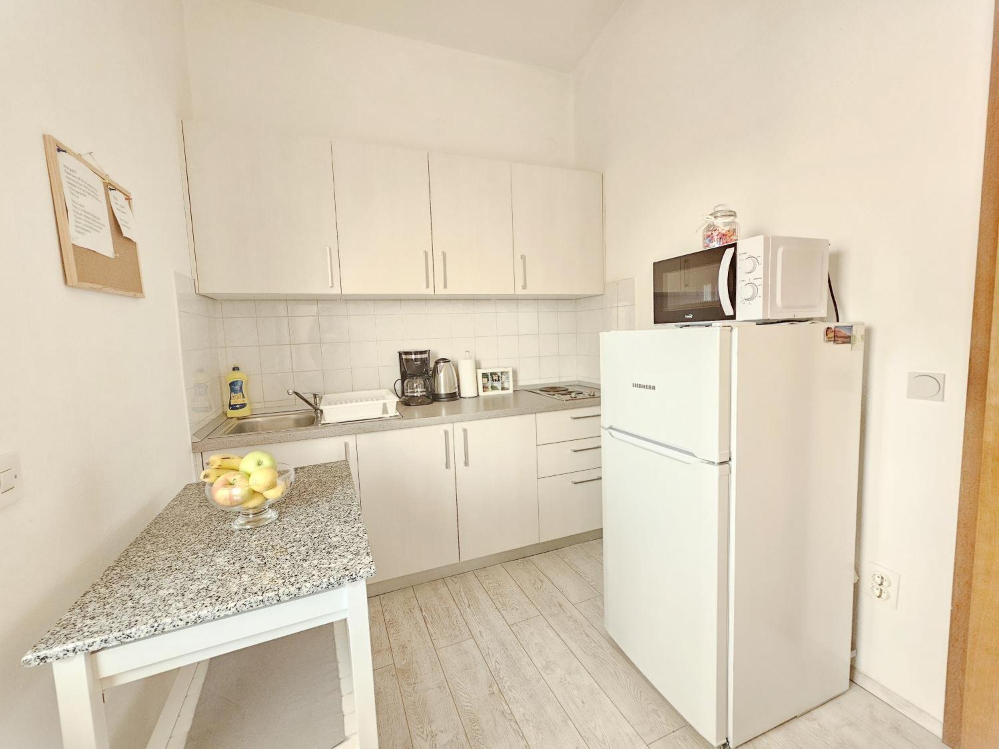 Apartments Brkulj Макарска Екстериор снимка