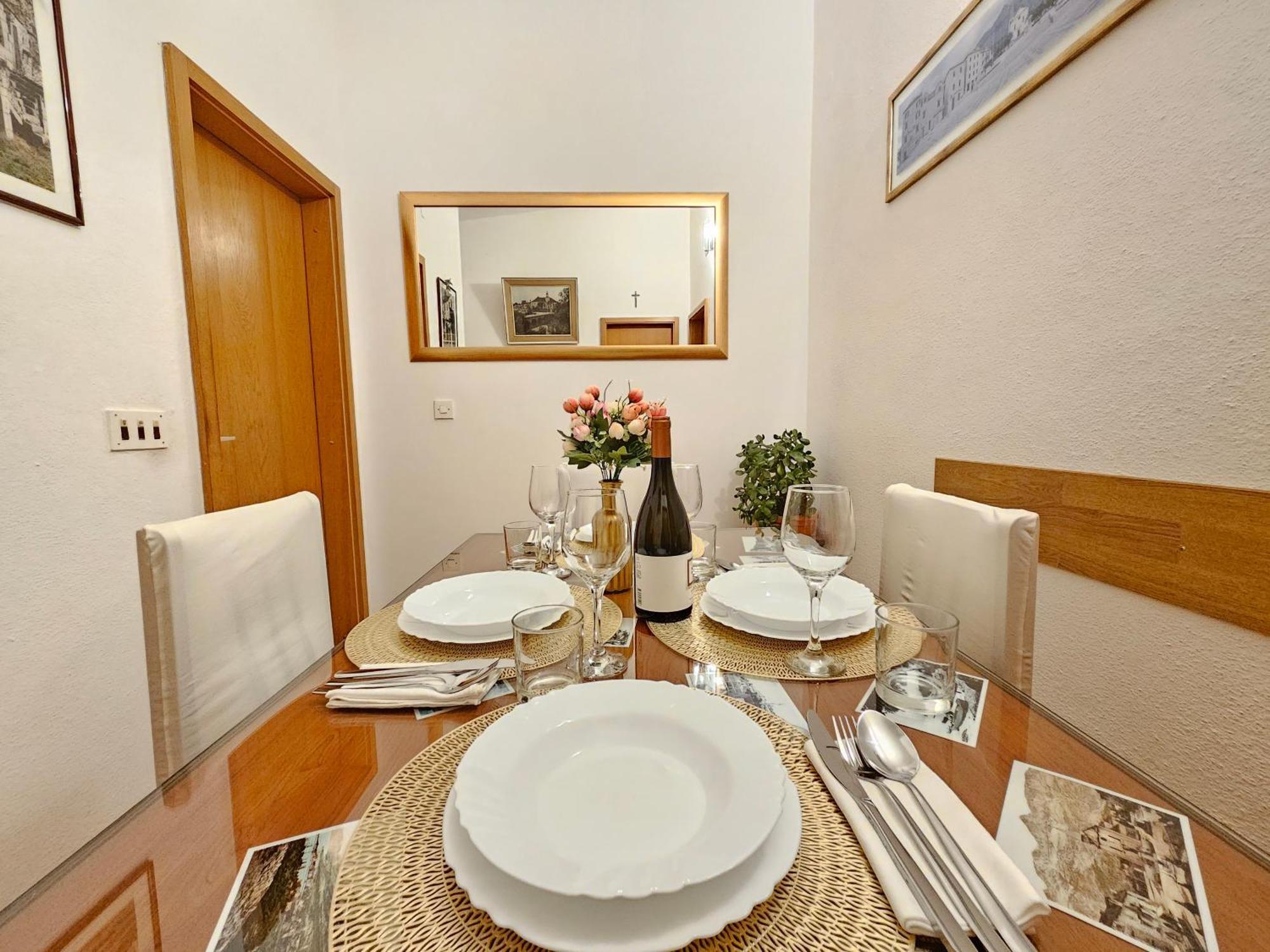 Apartments Brkulj Макарска Екстериор снимка