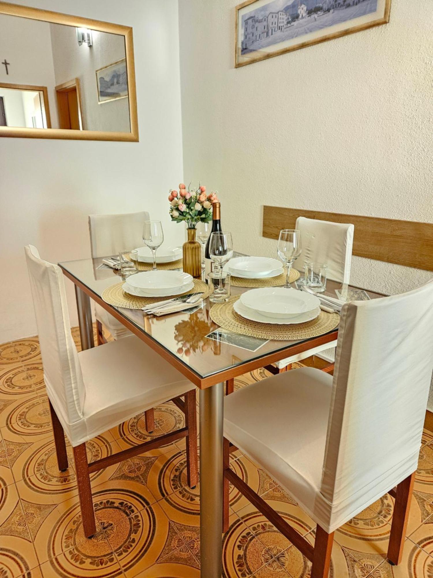 Apartments Brkulj Макарска Екстериор снимка