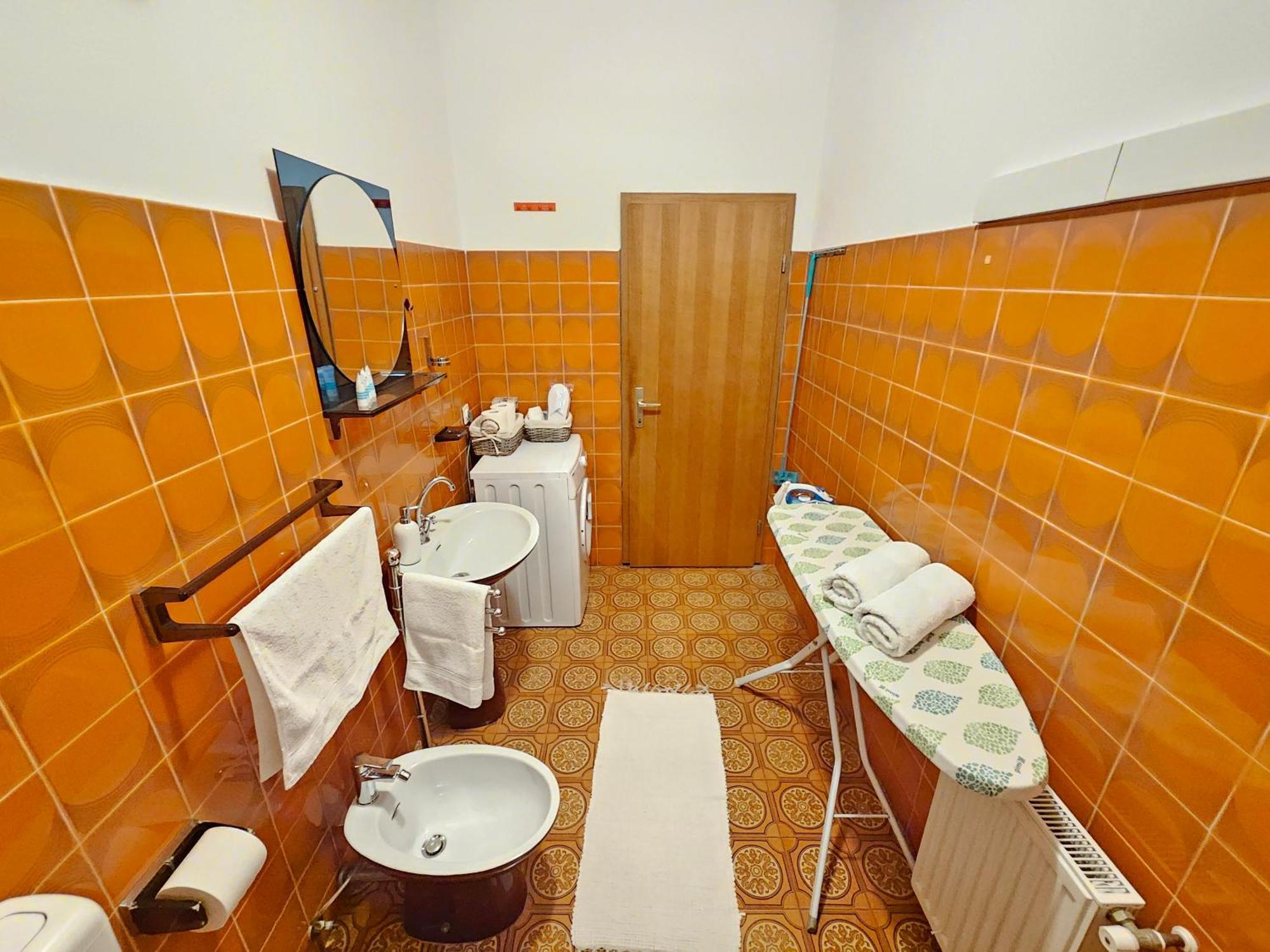 Apartments Brkulj Макарска Екстериор снимка