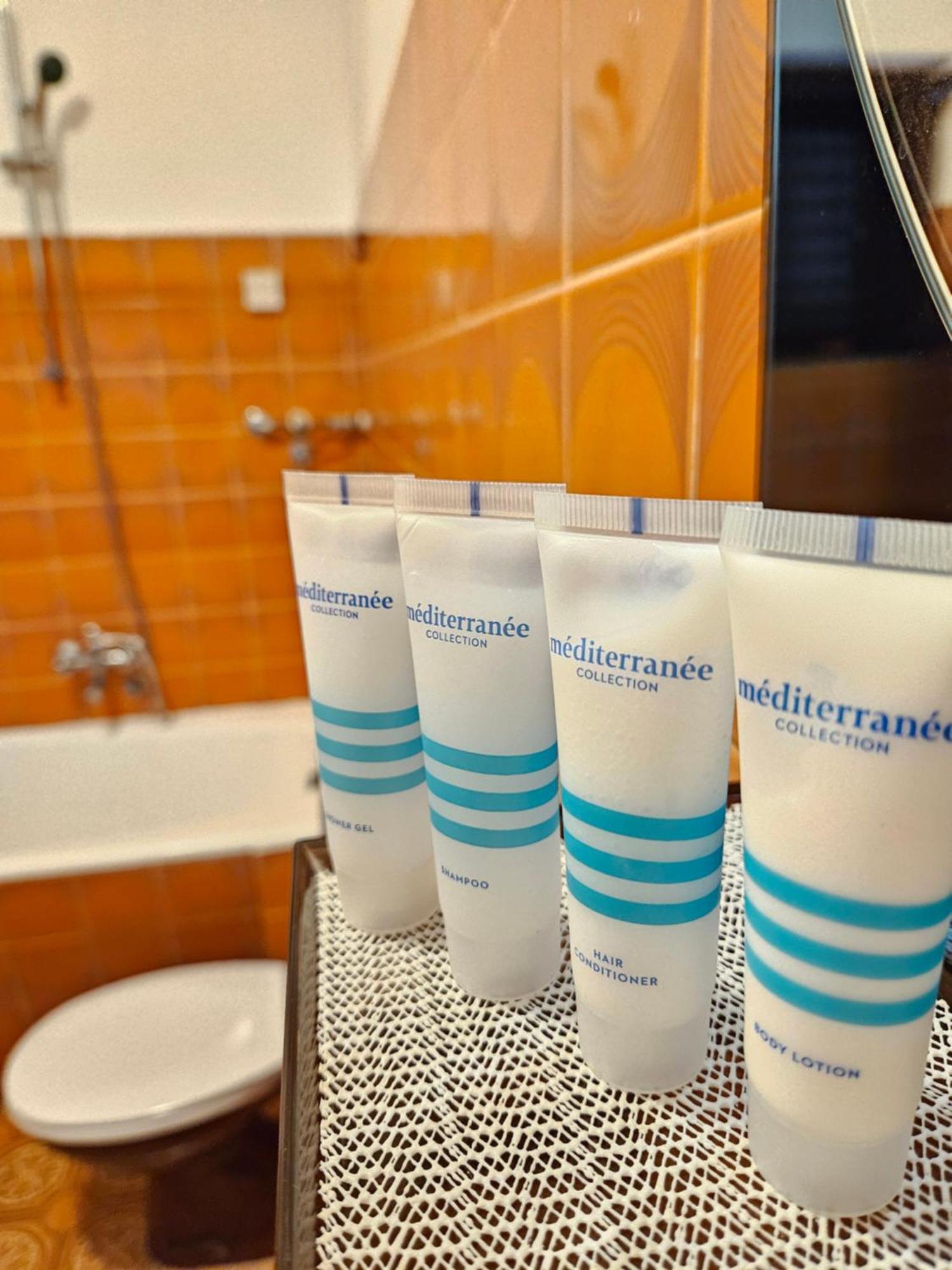 Apartments Brkulj Макарска Екстериор снимка