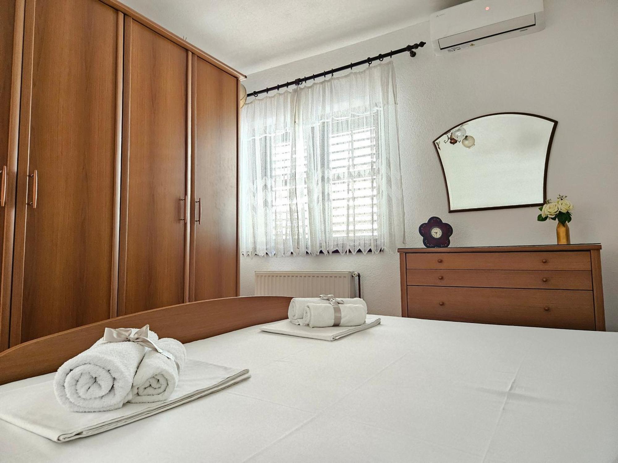 Apartments Brkulj Макарска Екстериор снимка